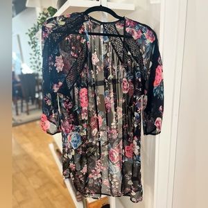 Express 🌸 Sheer Black Floral Kimono Size Small